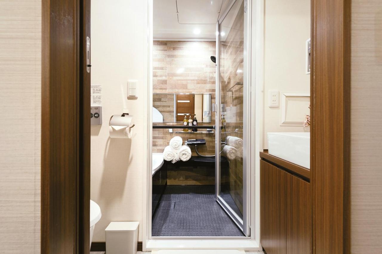 Cherry Blooming Tokyo- All Suite Boutique Hotel 东京伊樱里-中央区全套房艺术酒店 Екстер'єр фото