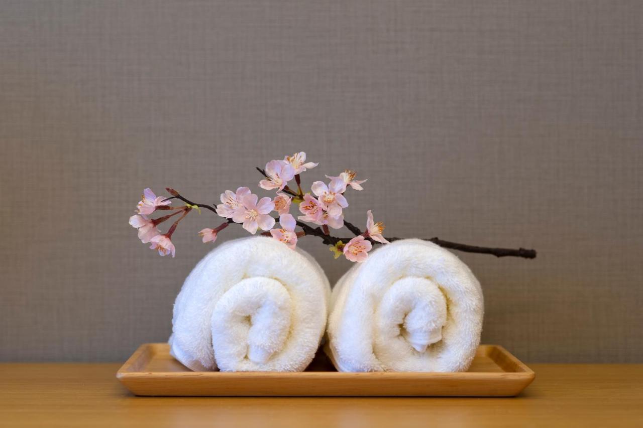 Cherry Blooming Tokyo- All Suite Boutique Hotel 东京伊樱里-中央区全套房艺术酒店 Екстер'єр фото