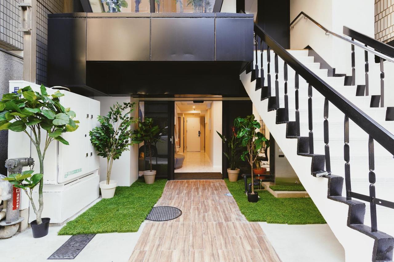 Cherry Blooming Tokyo- All Suite Boutique Hotel 东京伊樱里-中央区全套房艺术酒店 Екстер'єр фото