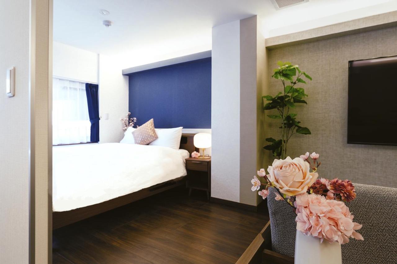Cherry Blooming Tokyo- All Suite Boutique Hotel 东京伊樱里-中央区全套房艺术酒店 Екстер'єр фото