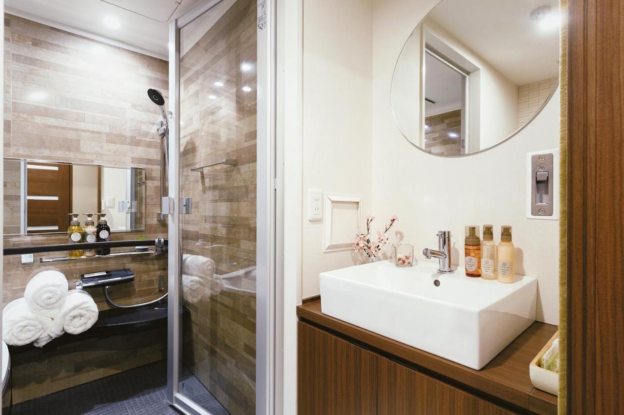 Cherry Blooming Tokyo- All Suite Boutique Hotel 东京伊樱里-中央区全套房艺术酒店 Екстер'єр фото