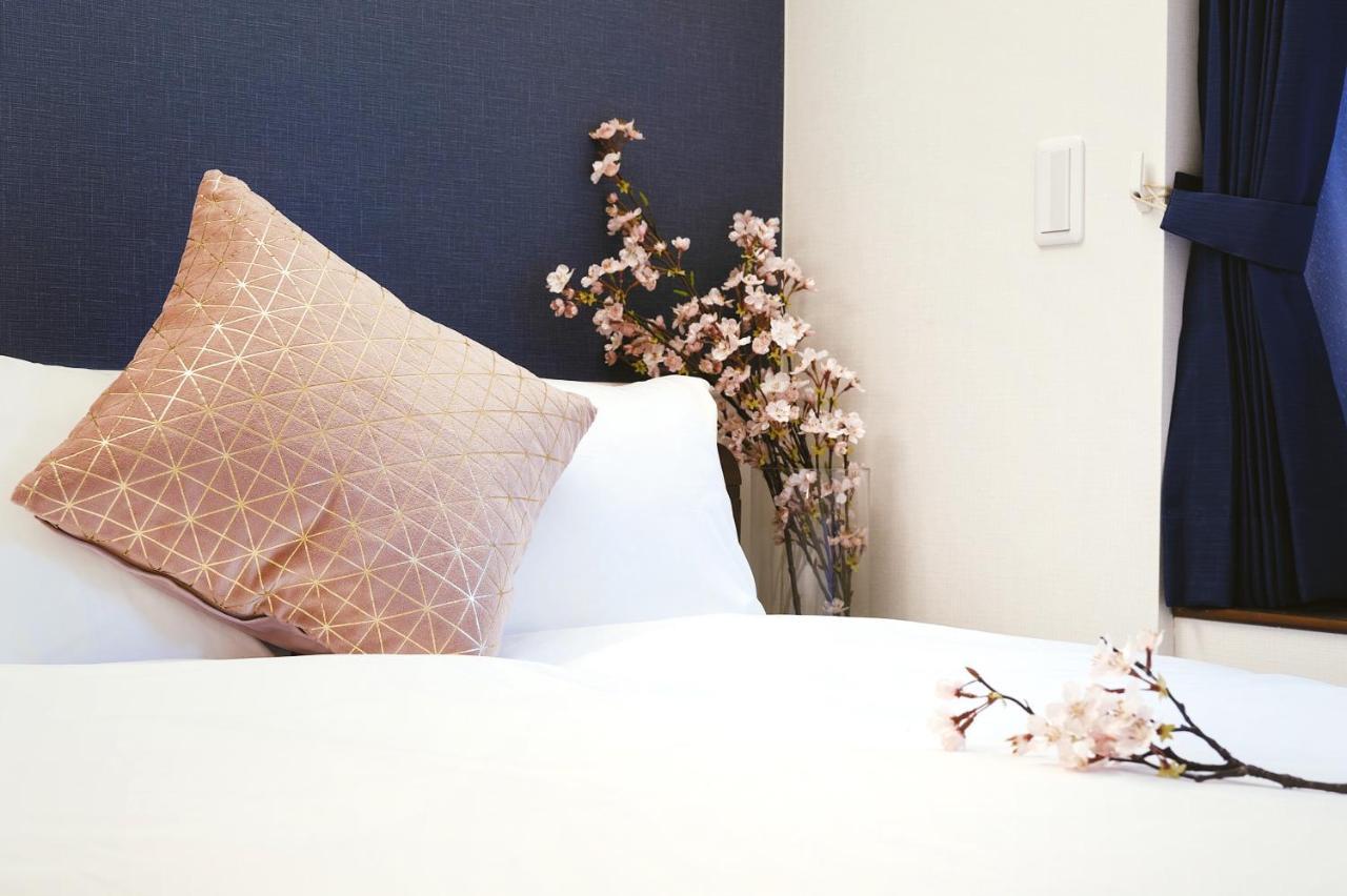Cherry Blooming Tokyo- All Suite Boutique Hotel 东京伊樱里-中央区全套房艺术酒店 Екстер'єр фото