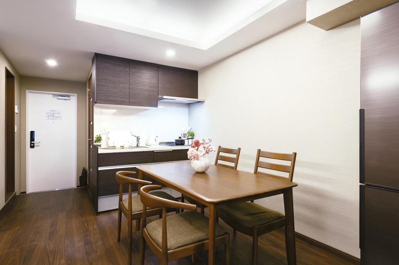Cherry Blooming Tokyo- All Suite Boutique Hotel 东京伊樱里-中央区全套房艺术酒店 Екстер'єр фото